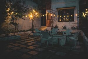 Backyard Decor Trends for Hosting Stylish Parties in 2025