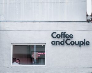 Are Coffee Shops and Cafés the Same? Understanding the Differences