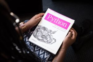 Understanding 7 // 2 in Python: A Case Study